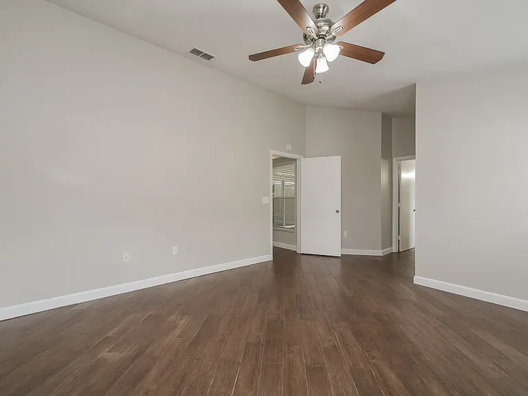 206 Kingshill Ct SE — Photo 11