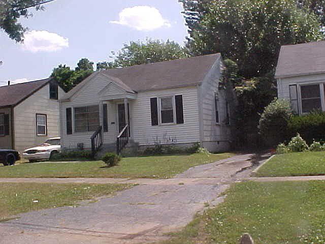 2nd image of 1608 Thornberry Ave