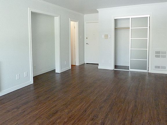 2nd image of 1188 Bellaire St APT 4
