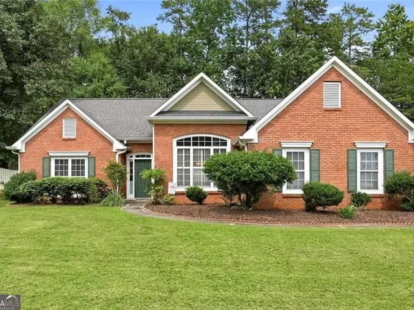 4389 Chatham View Dr, Buford, GA 30518