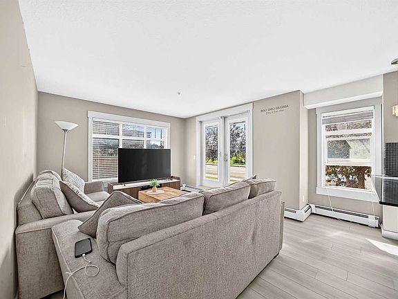2nd image of 155 NW Skyview Ranch Way NE #1106