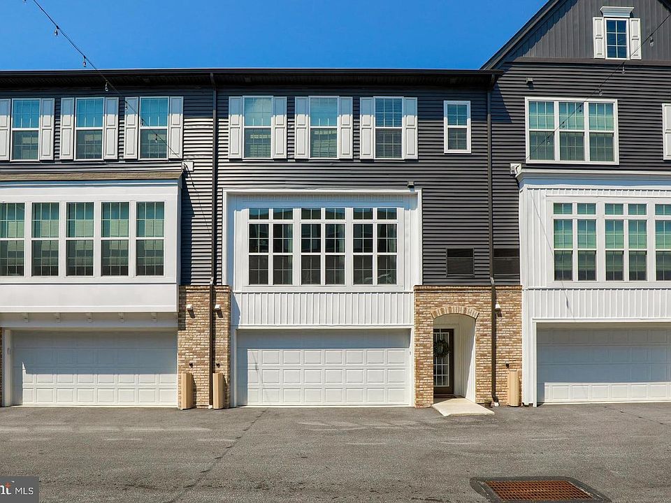 1st image of 806 Mayer Pl