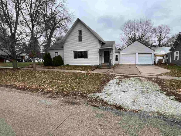 714 N B Ave, Washington, IA 52353