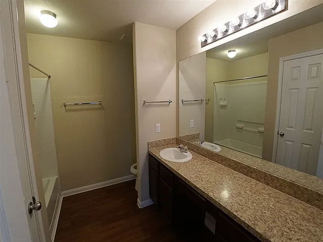 15458 Bammel Oaks Ct — Photo 9