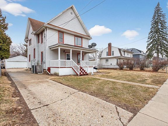 2nd image of 1145 Prairie Avenue