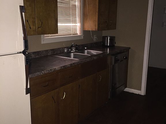 4th image of 131 Verna Dr