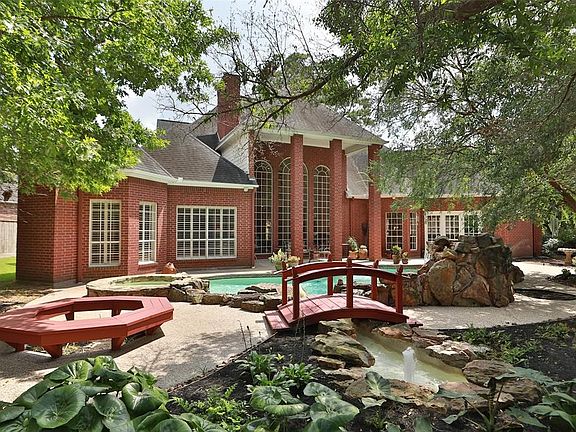 4th image of 6 Champions Bend Cir