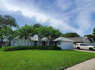 2565 Palm Lake Dr, Merritt Island, FL 32952