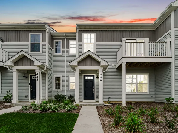 444 Comstock Rd, South Elgin, IL 60177