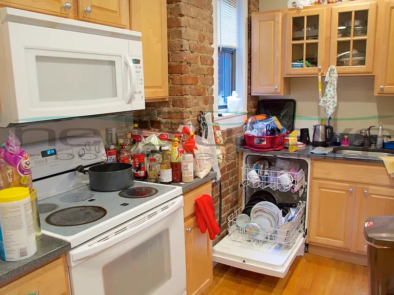 65 Burbank St #15 — Photo 5