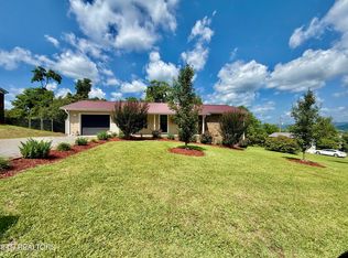 618 Essary Rd, Tazewell, TN 37879