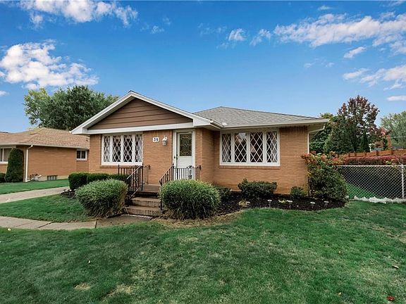 2nd image of 39 Brianwood Dr