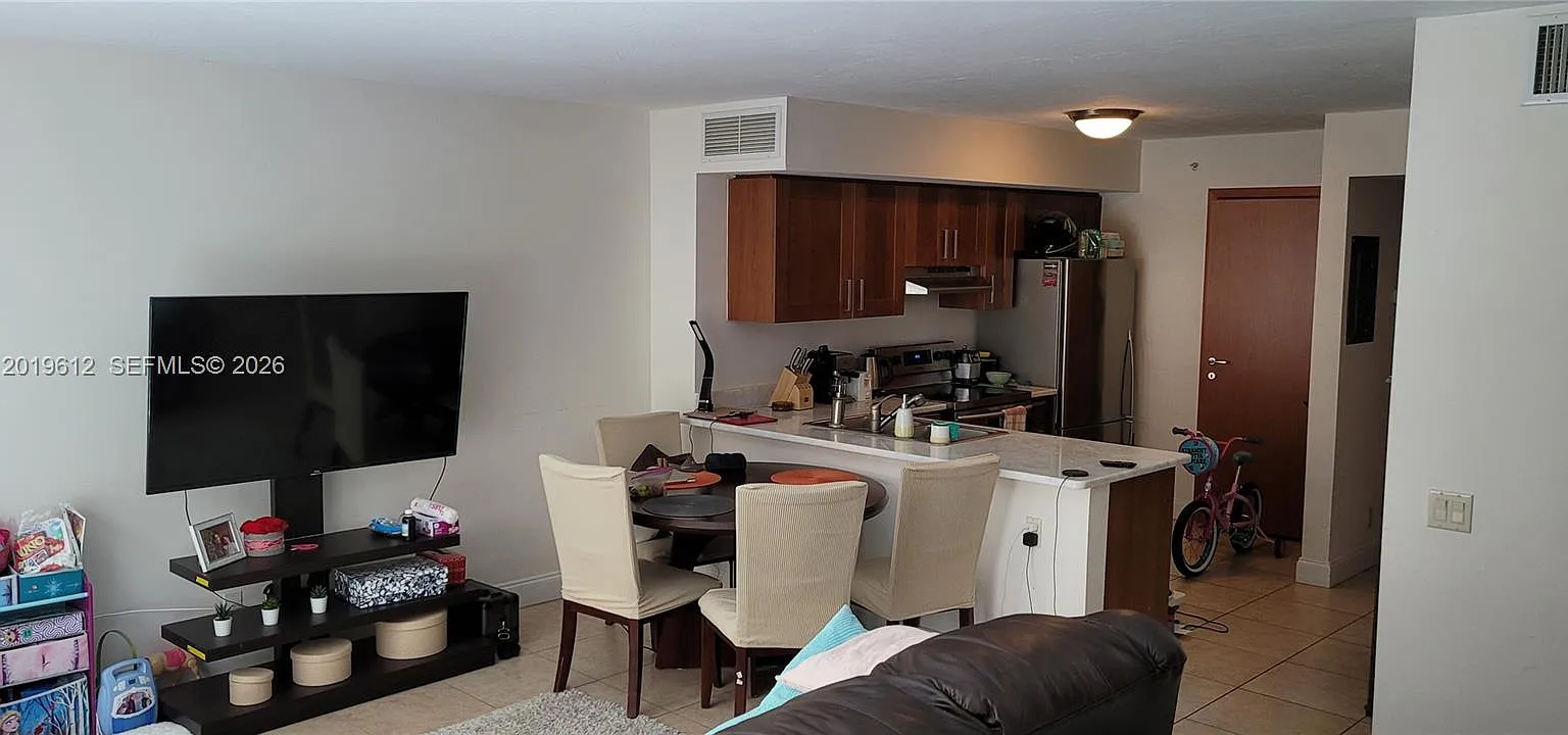 Spiaggia Ocean Condo — Photo 4