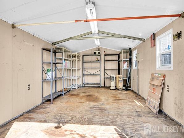 75 Lafayette St, Milltown, NJ 08850