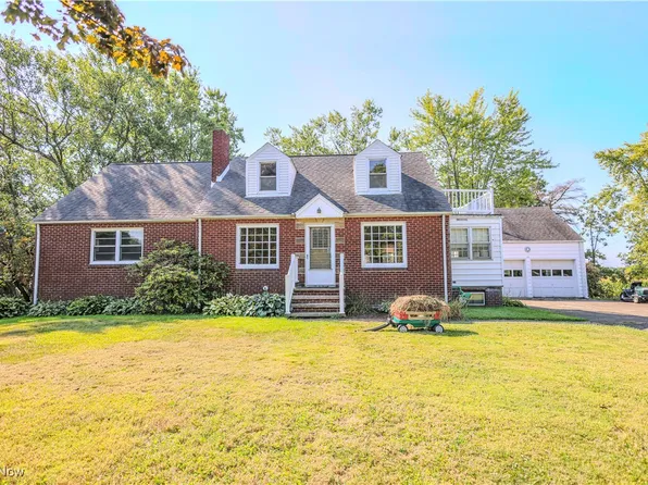 9828 Louisville St NE, Louisville, OH 44641