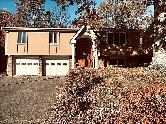 2nd image of 364 Golden Gate Dr
