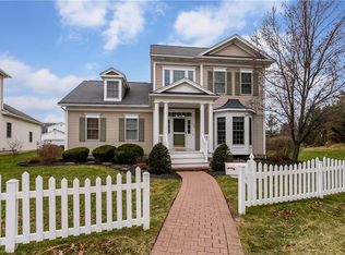 36 Founders Grn, Pittsford, NY 14534