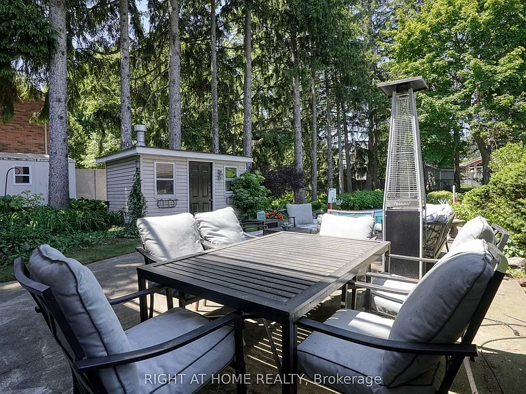 461 Lakeshore Rd W — Photo 38