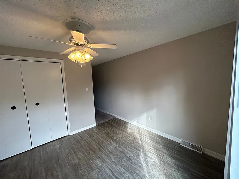 Coventry Court Townhomes — Photo 100