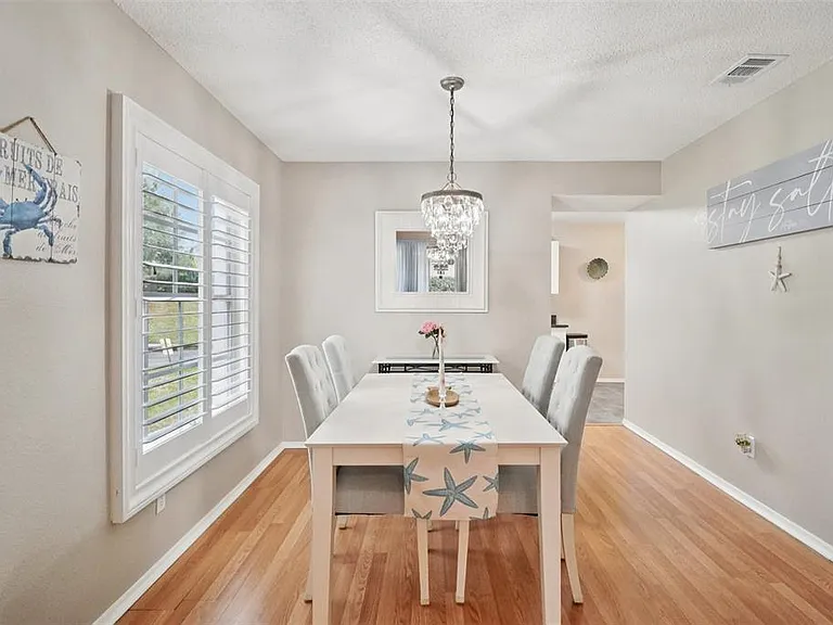 2243 Andover Cir — Photo 11