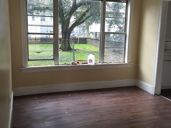 5th image of 151 E Lister St