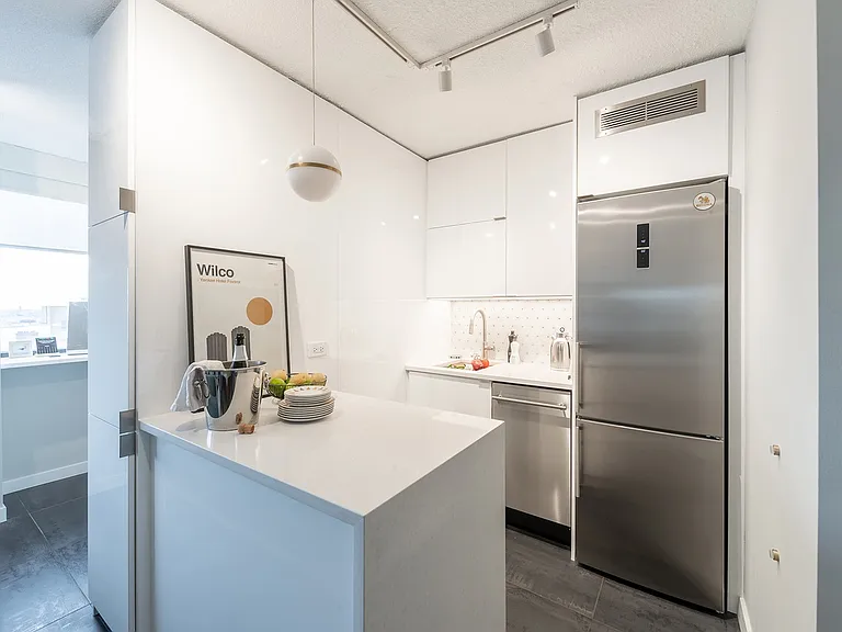 3110 N Sheridan Rd #1708 — Photo 7