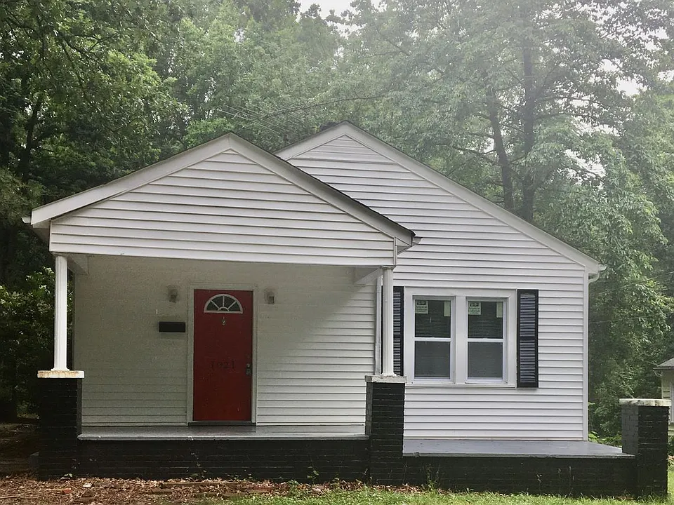 1021 Ridge Ave