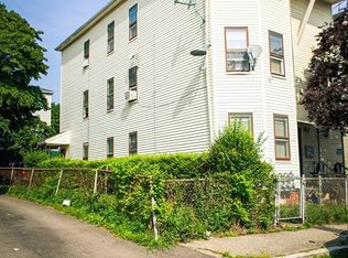 12 Vale St, Worcester, MA 01604