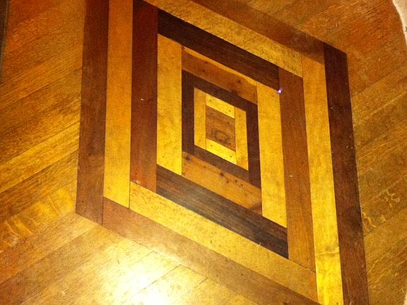 Beautiful inlaid hardwood fl