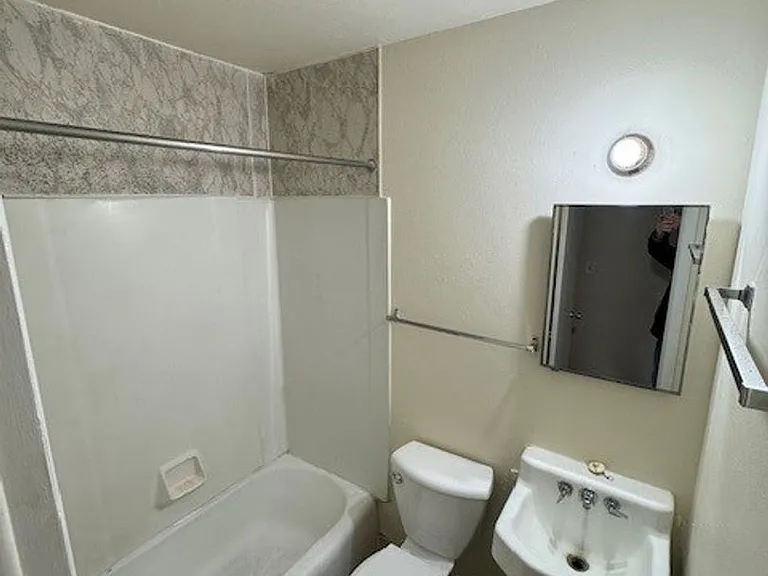 529 N Pinckney St — Photo 10
