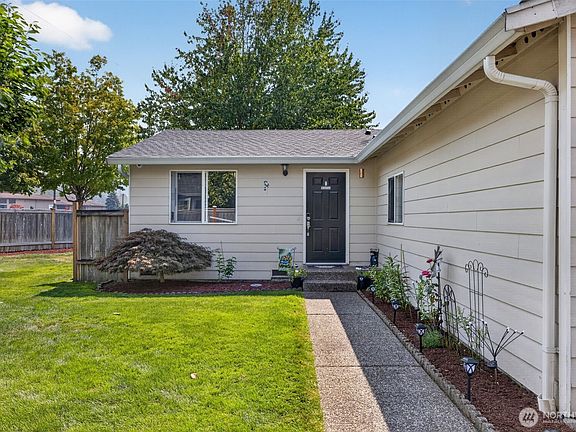 3rd image of 408 Amberwood Circle
