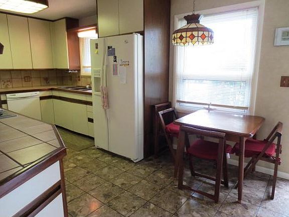 4th image of 122 Clifton Blvd