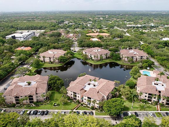 4th image of 4151 Coral Tree Circle #258
