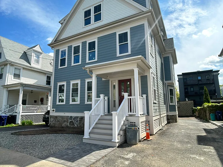 51 Fairbanks St #3 — Photo 9