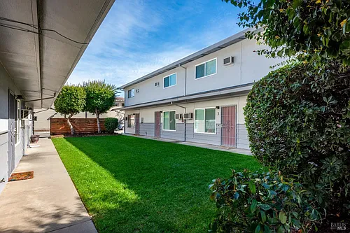 140 Cernon St #2 Photo 1