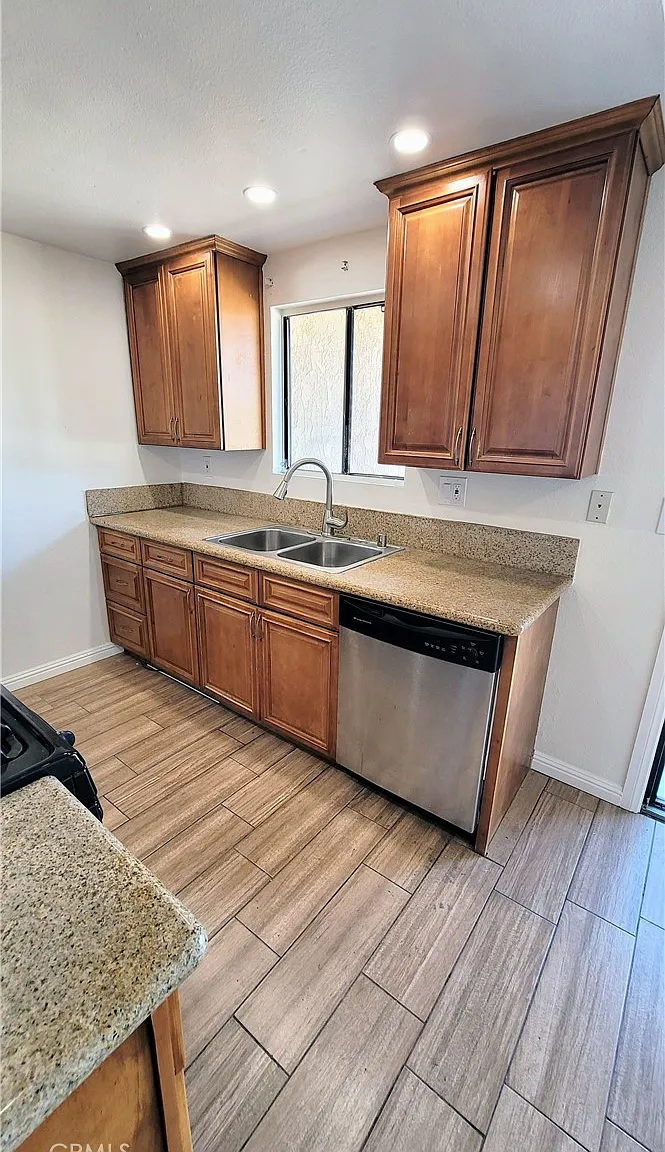 2 bed, 837 sqft, $2,450 — Photo 4