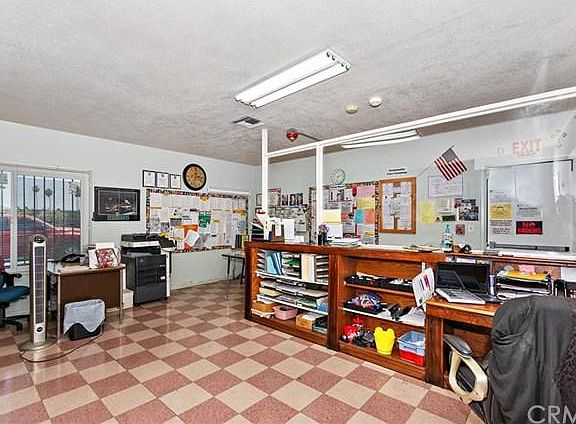 4th image of 1455 E Lynwood Dr