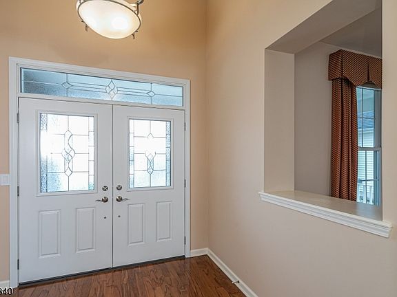 3rd image of 10 Independence Ct