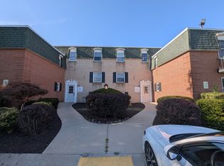 4777 Columbia Rd UNIT 102, North Olmsted, OH 44070