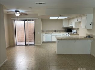 1739 W Avenue J #15-6, Lancaster, CA 93534