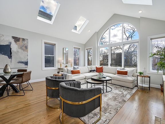 4th image of 2654 W Cortez St #3