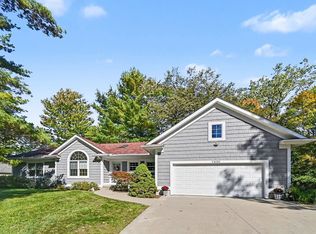 7430 Rock Hollow Ln, Midland, MI 48642