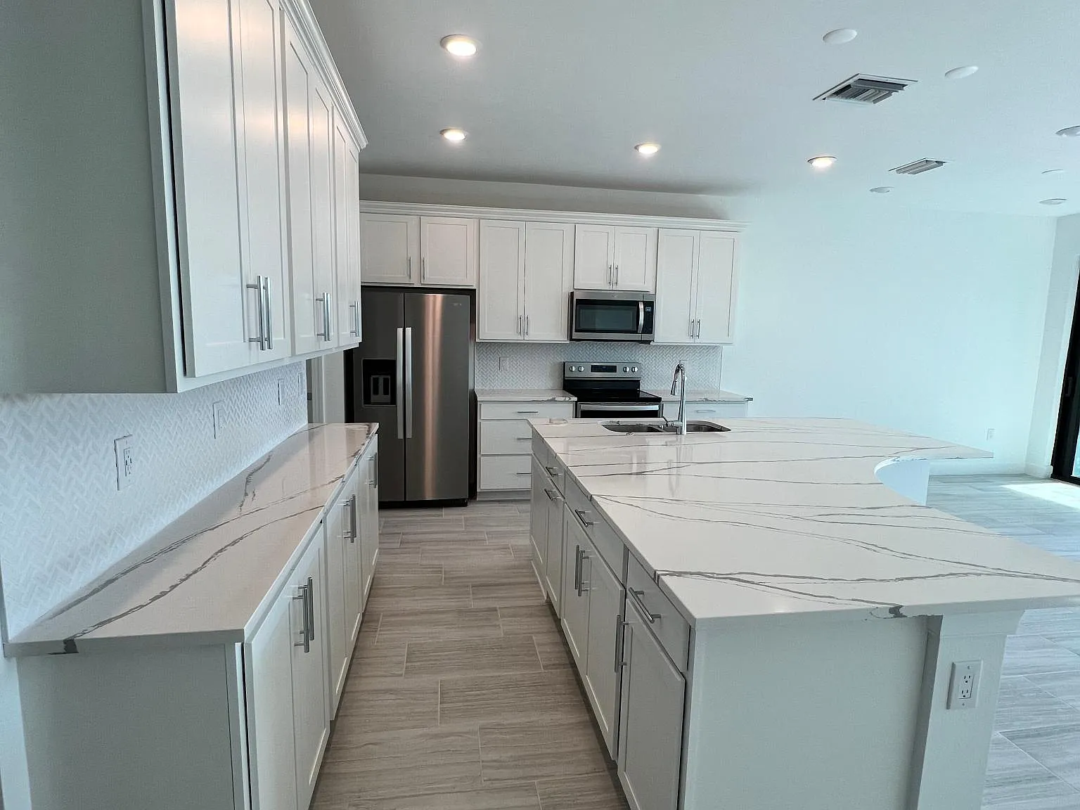 3 bed, 1901 sqft, $3,500 — Photo 4