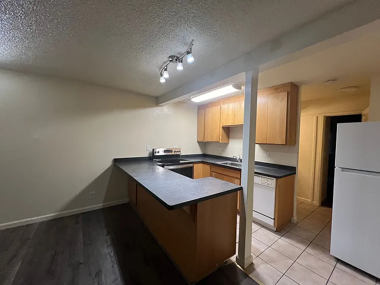 The Loft Apartments — Photo 8