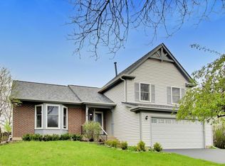 19 Dellmont Ct, Buffalo Grove, IL 60089