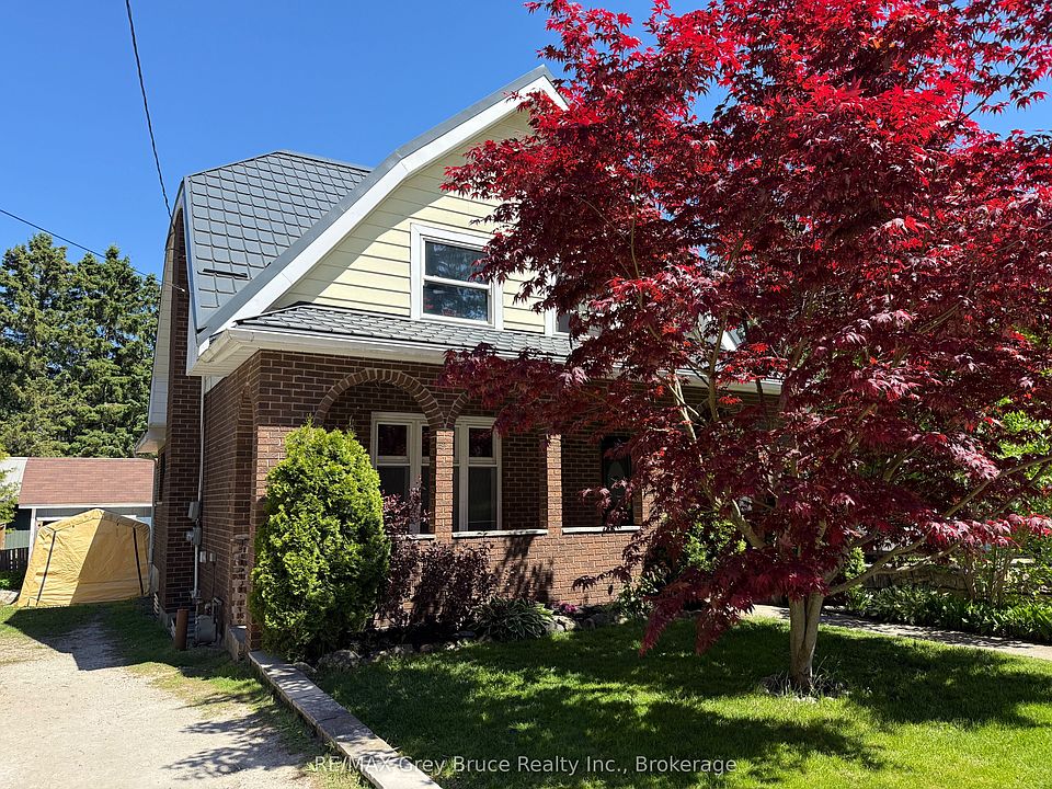 1st image of 1427 Five A Ave W