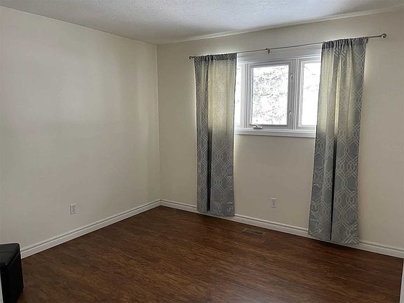 4th image of 60 Kenwood Cres