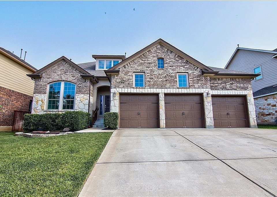 1st image of 208 Seminole Canyon Dr