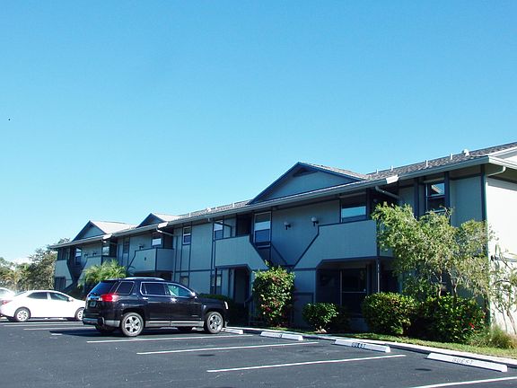 2nd image of 10501 SE Croft Court #D-7