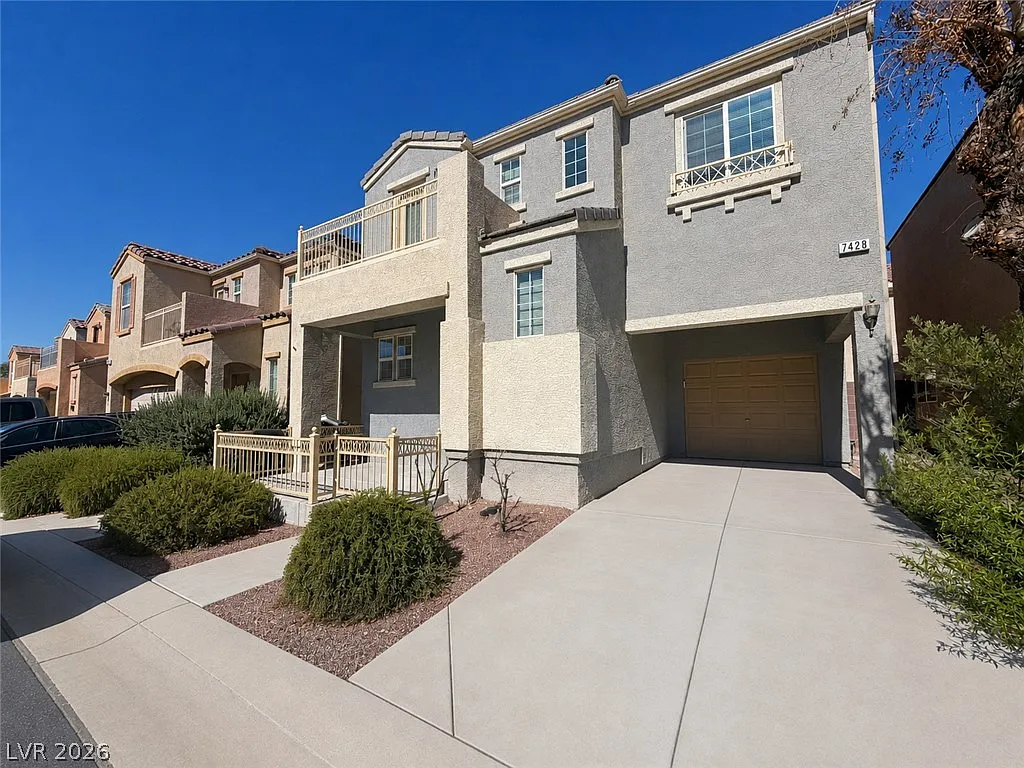 3 bed, 2.5 bath, 1390 sqft, $2,000 — Photo 1